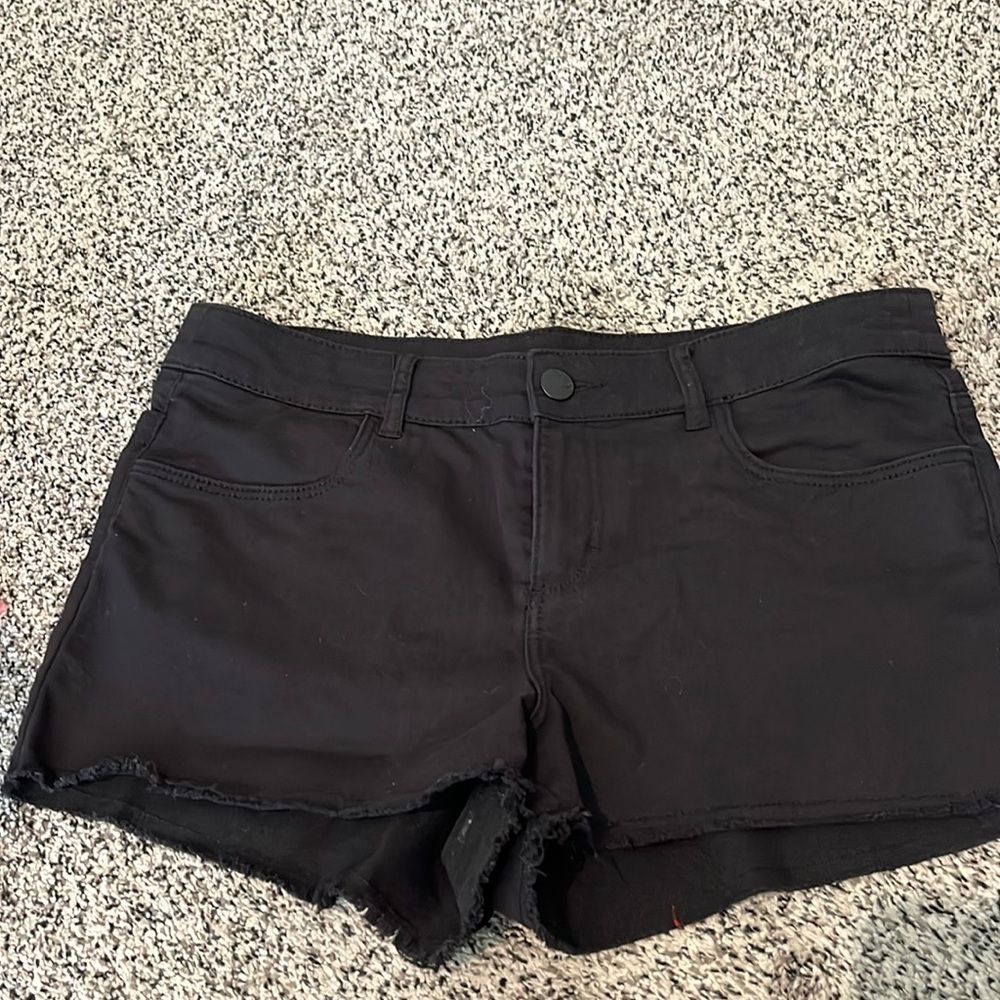 H& M Divided Black Shorts